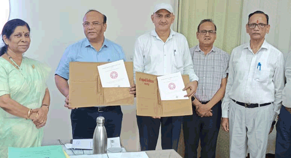 मां शाकंभरी विश्वविद्यालय और परिवार सोसायटी के बीच एमओयू पर हस्ताक्षर