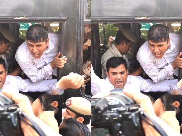 जंतर-मंतर पर AAP का प्रदर्शन, संजीव झा और सौरभ भारद्वाज हिरासत में