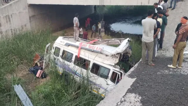 कोटा में दिल्ली-मुंबई एक्सप्रेसवे पर बड़ा हादसा, 15 फीट गहरे नाले में गिरी बस; 8 यात्रियों की मौत