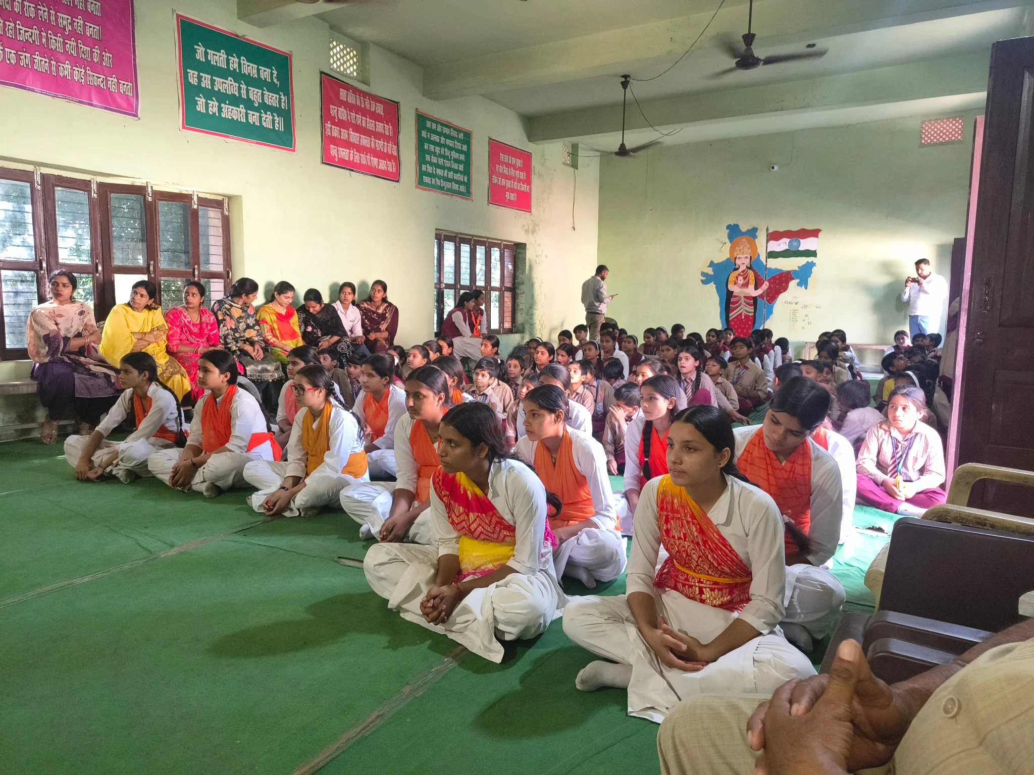 मातृशक्ति-दुर्गावाहिनी ने मनाई दुर्गाष्टमी, नयागाँव में निकाली शक्ति यात्रा