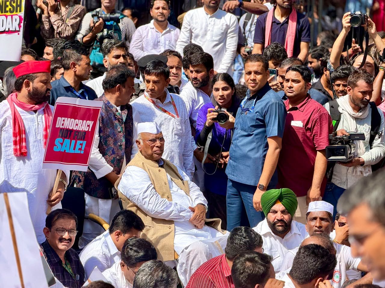 ‘जंतर-मंतर पर धरना देंगे’, INDI गठबंधन की लंच मीटिंग के बाद बोले खरगे
