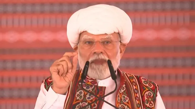 पीएम मोदी का विपक्ष पर बड़ा हमला, बोले- देश पर संकट आता है तो इन्हें मिलती है खुशी, अफवाह फैलाकर करना चाहते हैं बदनाम
