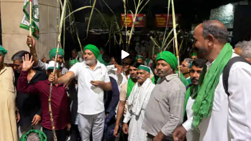 किसानों ने गन्ना मूल्य बढ़ाने के लिए लखनऊ की ओर किया प्रस्थान