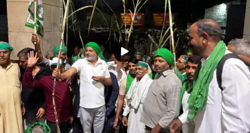 किसानों ने गन्ना मूल्य बढ़ाने के लिए लखनऊ की ओर किया प्रस्थान