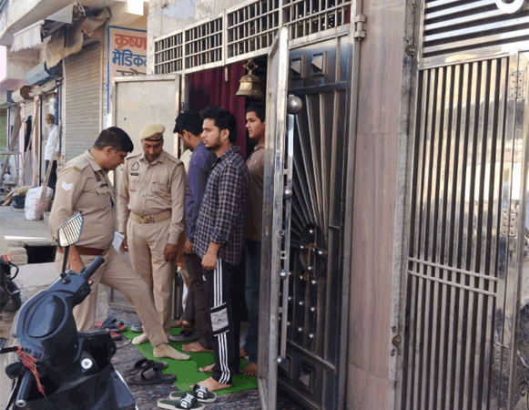 नकुड़ में एक ही रात में दो मंदिरों को चोरों ने बनाया निशाना, शिव मंदिर का दानपात्र उखाड़ ले गए चोर, नगरवासियों में रोष