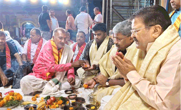 प्राचीन रामलीला का मंत्रोच्चार एवं विधिविधान से किया गया उद्घाटन