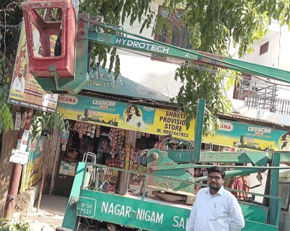 दीपावली पर जगमगाएगा सहारनपुर, नगर निगम युद्धस्तर पर ठीक करा रहा खराब स्ट्रीट लाइटें