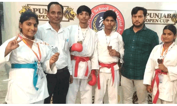 ऑल इंडिया कराटे चैंपियनशिप में सहारनपुर के खिलाड़ियों का शानदार प्रदर्शन, जीते सात पदक
