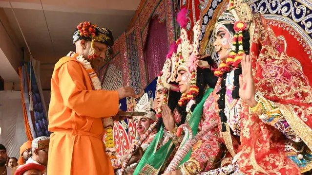 ‘आज मुसलमान मुसलामन से लड़ रहा…’, विजयादशमी पर और क्या-क्या बोले CM योगी