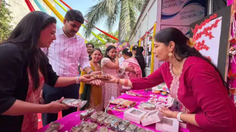 गाजियाबाद में विशेष बच्चों के हुनर का दीपावली उत्सव आयोजित