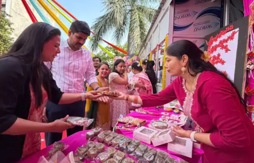 गाजियाबाद में विशेष बच्चों के हुनर का दीपावली उत्सव आयोजित