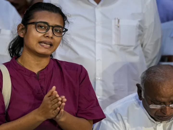 ‘हिंदुस्तान की सरकार…’, आधी रात हिरासत से छूटने के बाद नेहा बोरा का पहला बयान