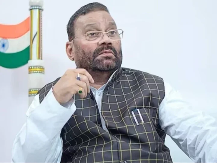 कांग्रेस नेता राहुल गांधी से मिले स्वामी प्रसाद मौर्य, INDIA गठबंधन में शामिल होने का किया ऐलान
