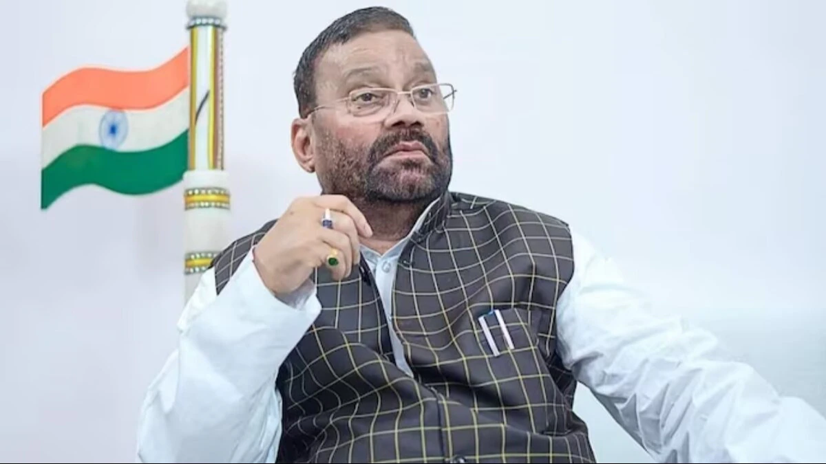 कांग्रेस नेता राहुल गांधी से मिले स्वामी प्रसाद मौर्य, INDIA गठबंधन में शामिल होने का किया ऐलान