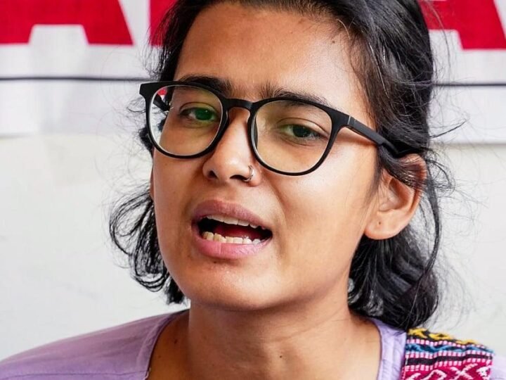 ‘बंद करो, दफा हो जाओ…’, प्रेस कॉन्फ्रेंस में हंगामा, नेहा बोरा का ऐलान- ये आंदोलन नहीं रुकेगा